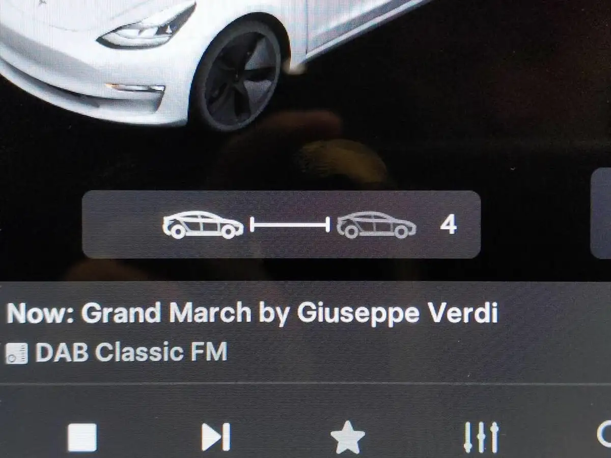 2020-tesla-model-3-e-long-range-big-17