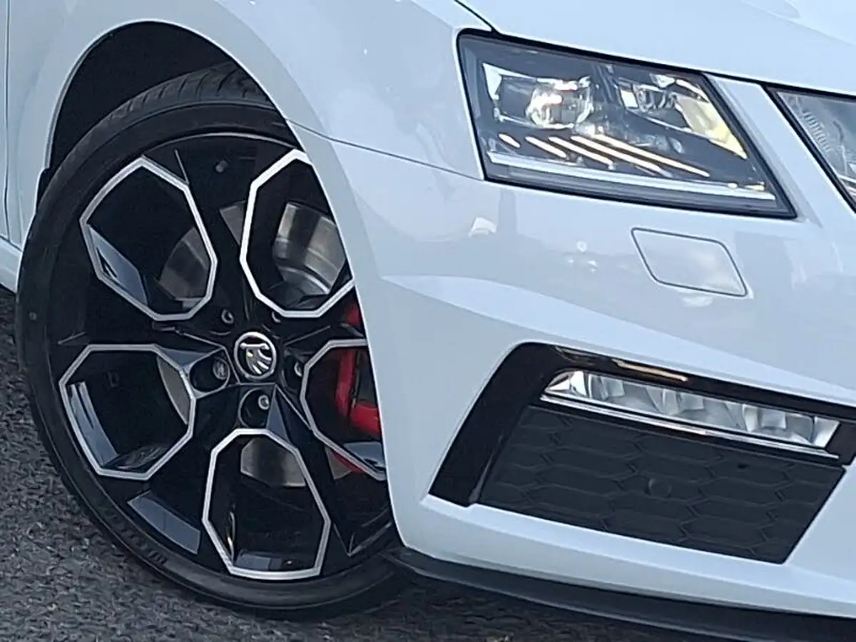 2018-skoda-octavia-20-tsi-vrs-230ps-estate-dsg-big-8