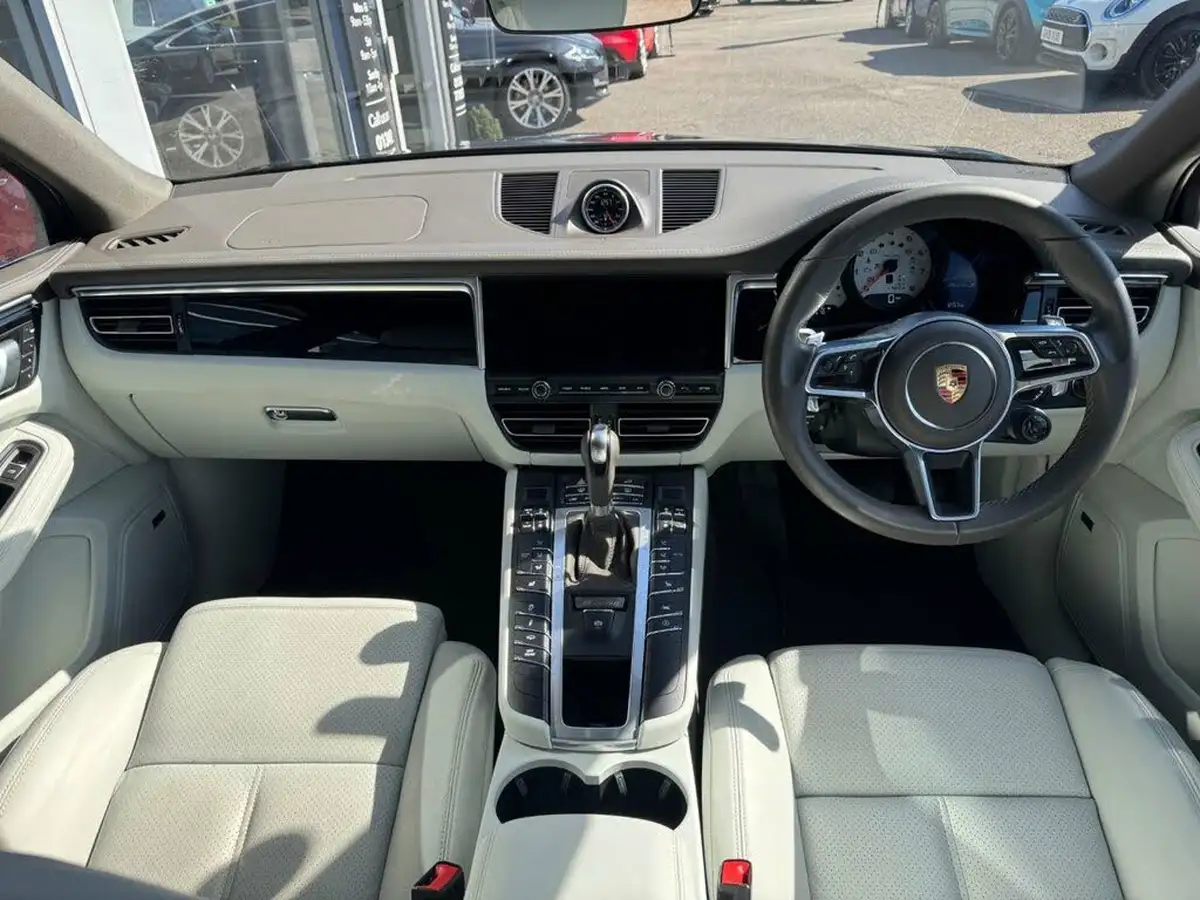 2021-porsche-macan-30-s-big-10