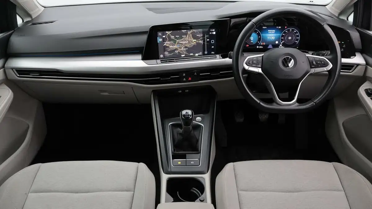 2022-volkswagen-golf-20tdi-life-hatchback-big-13