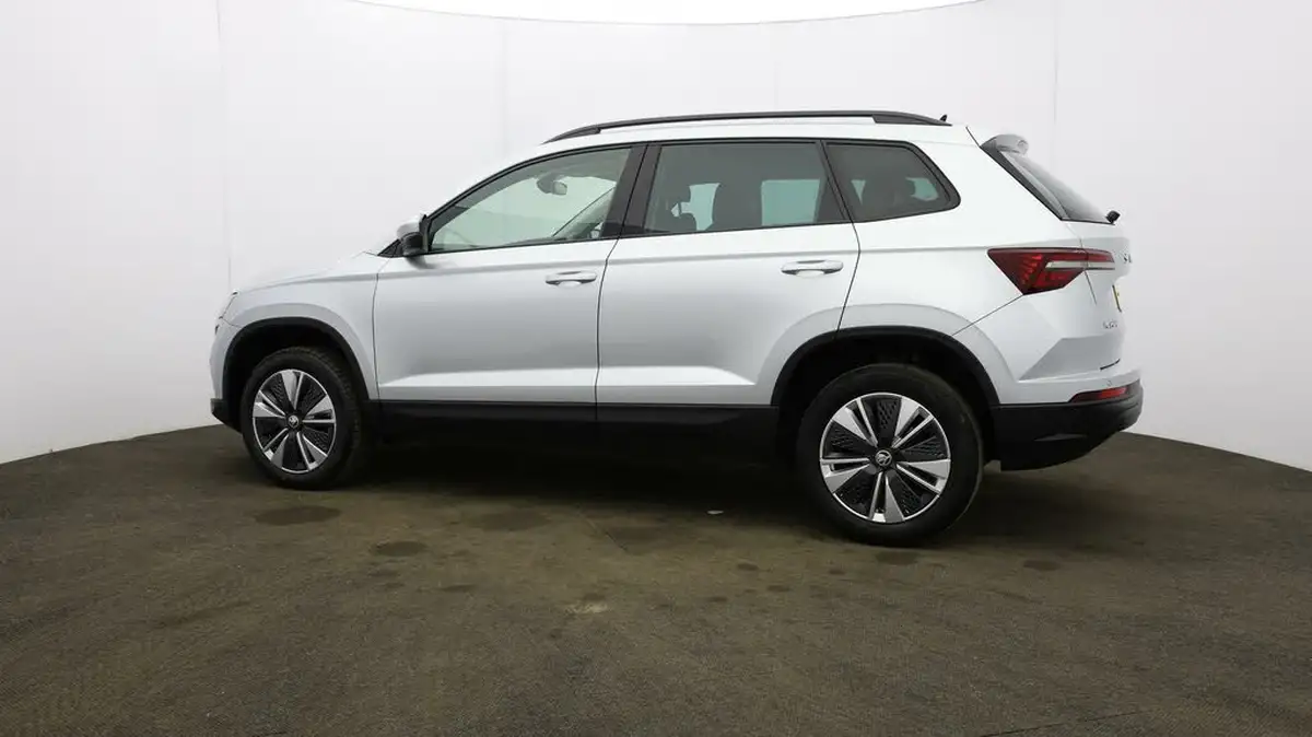 2022-skoda-karoq-10-tsi-se-drive-big-41
