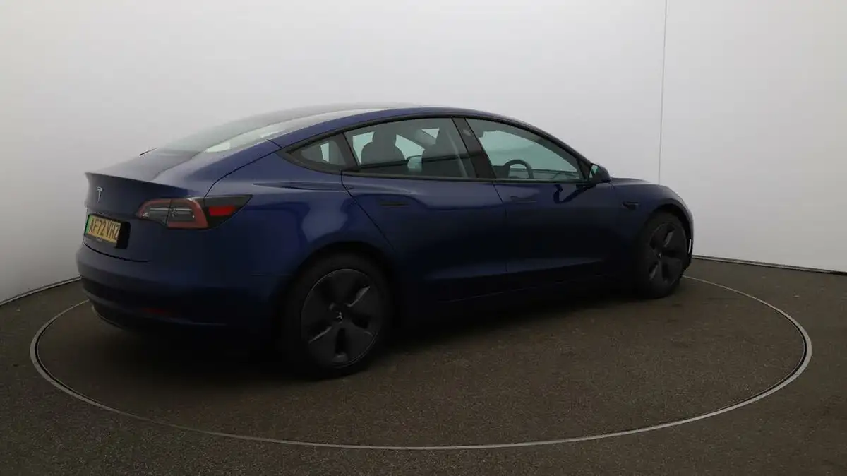 2022-tesla-model-3-e-rwd-big-44