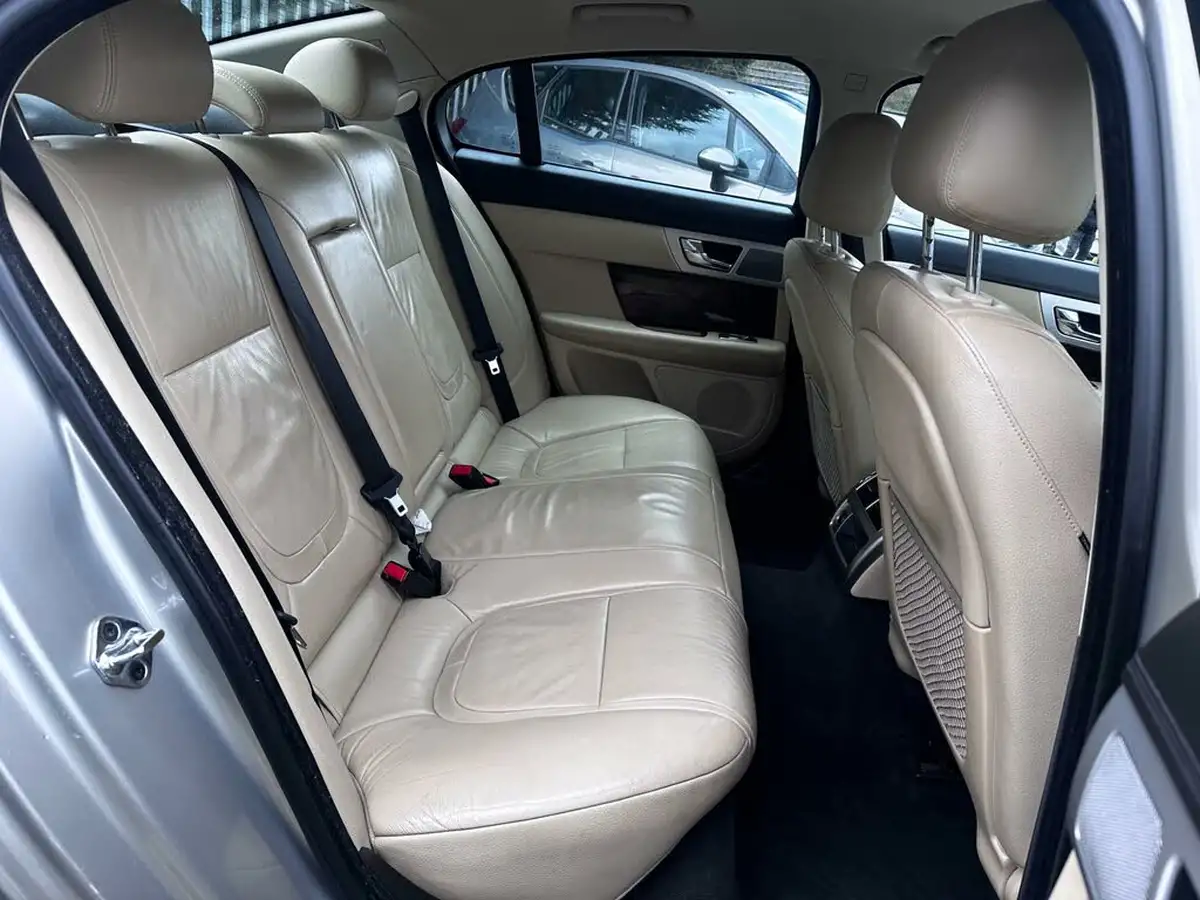 2012-jaguar-xf-22td-luxury-190ps-saloon-4d-auto-big-22