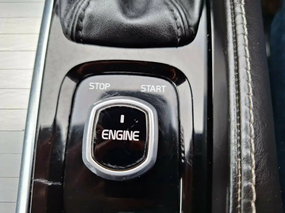 2016-volvo-xc90-20td-momentum-big-27