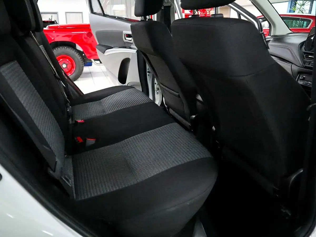2023-suzuki-s-cross-14-boosterjet-motion-big-23