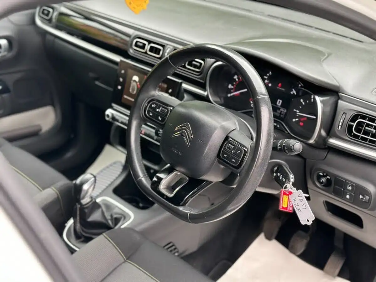 2017-citroen-c3-12-puretech-flair-82ps-big-4