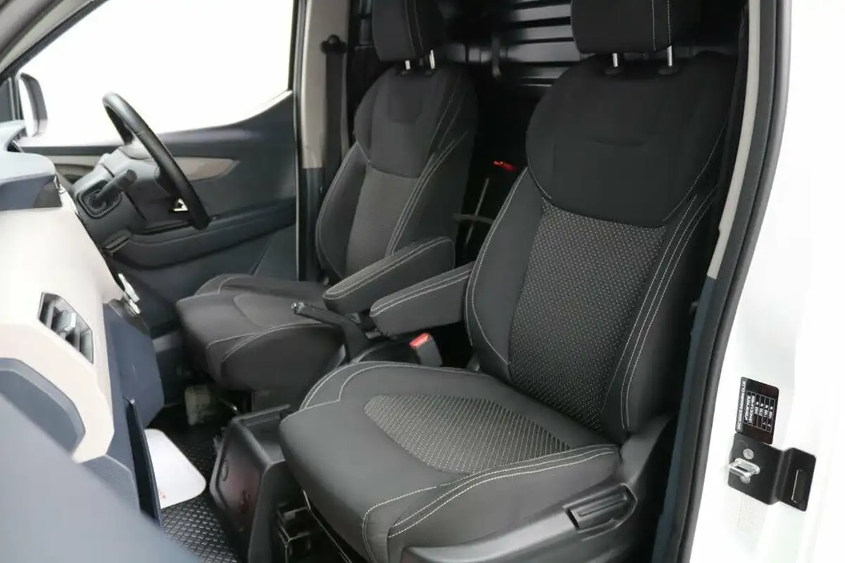 2021-maxus-e-deliver-3-e-l1h1-35kwh-big-17