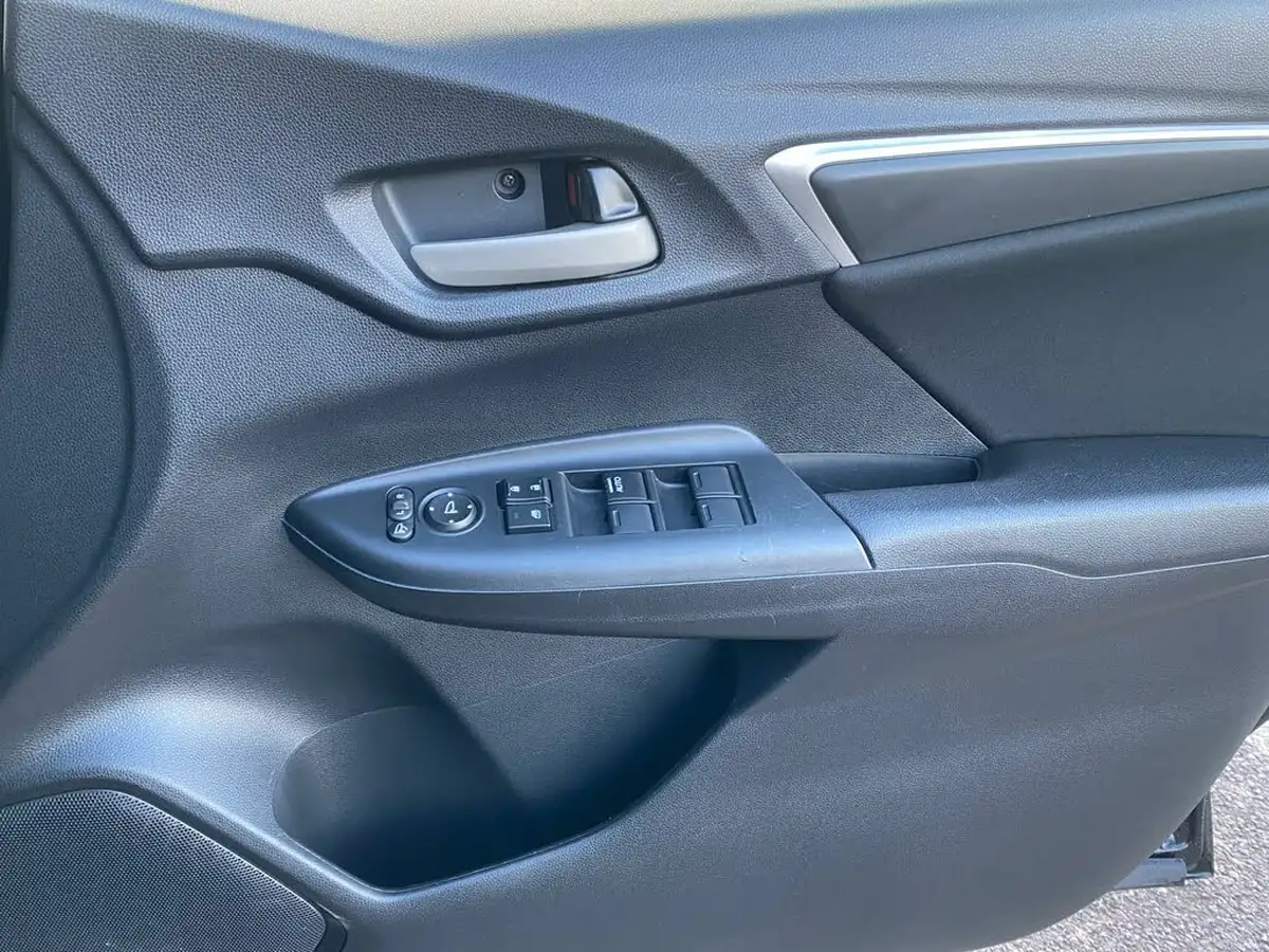 2020-honda-jazz-13-i-vtec-se-big-14