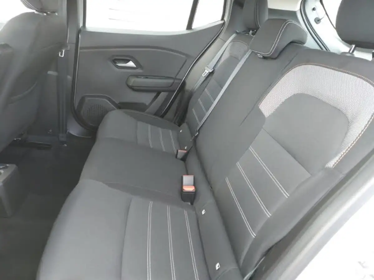 2024-dacia-sandero-stepway-10-tce-expression-90bhp-big-5