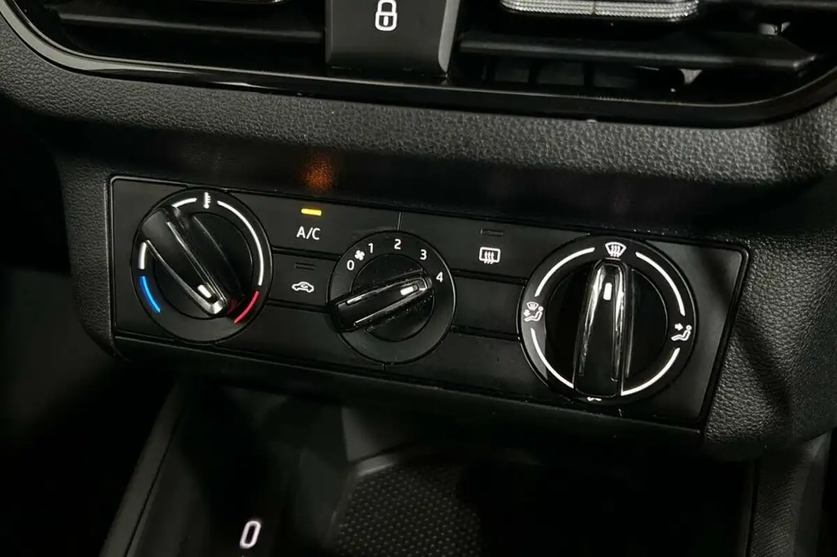 2021-skoda-kamiq-10-tsi-s-big-25