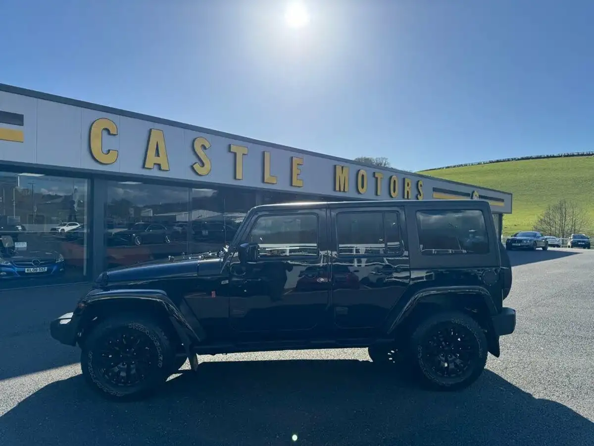 2013-jeep-wrangler-28crd-sahara-5d-auto-big-3