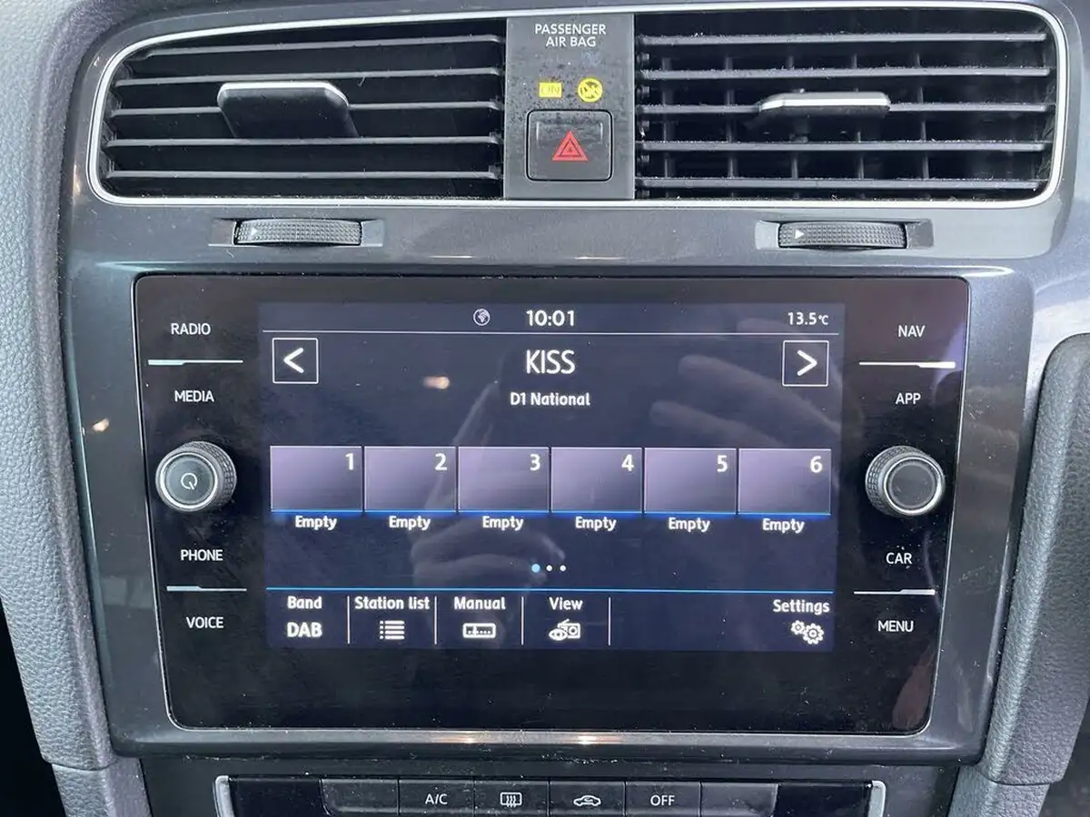 2019-volkswagen-golf-15-tsi-match-130ps-hatchback-5d-big-39