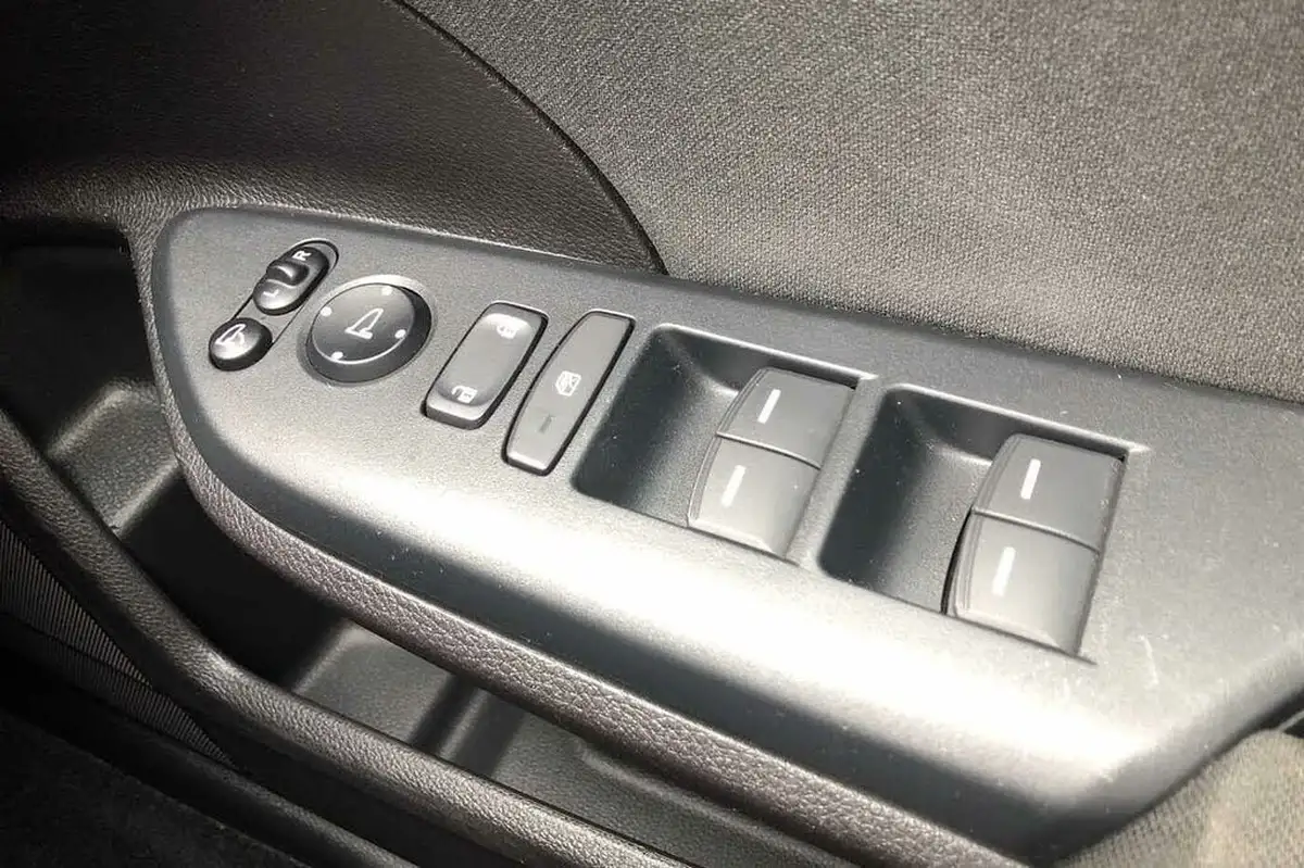 2019-honda-civic-10-vtec-turbo-sr-hatchback-5d-big-22