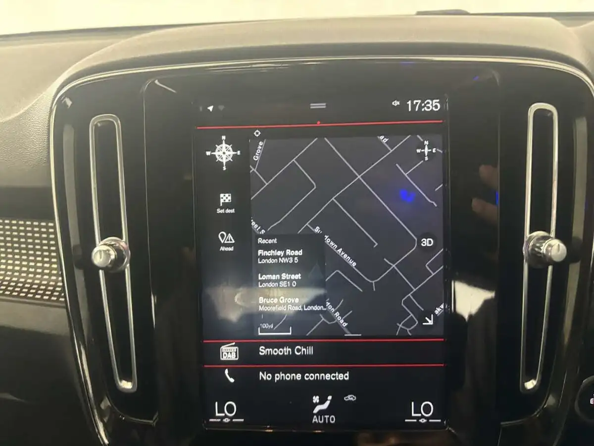 2020-volvo-xc40-20-b4-r-design-big-30