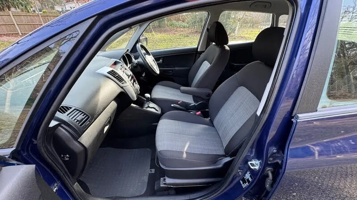 2011-kia-venga-16-2-auto-big-14