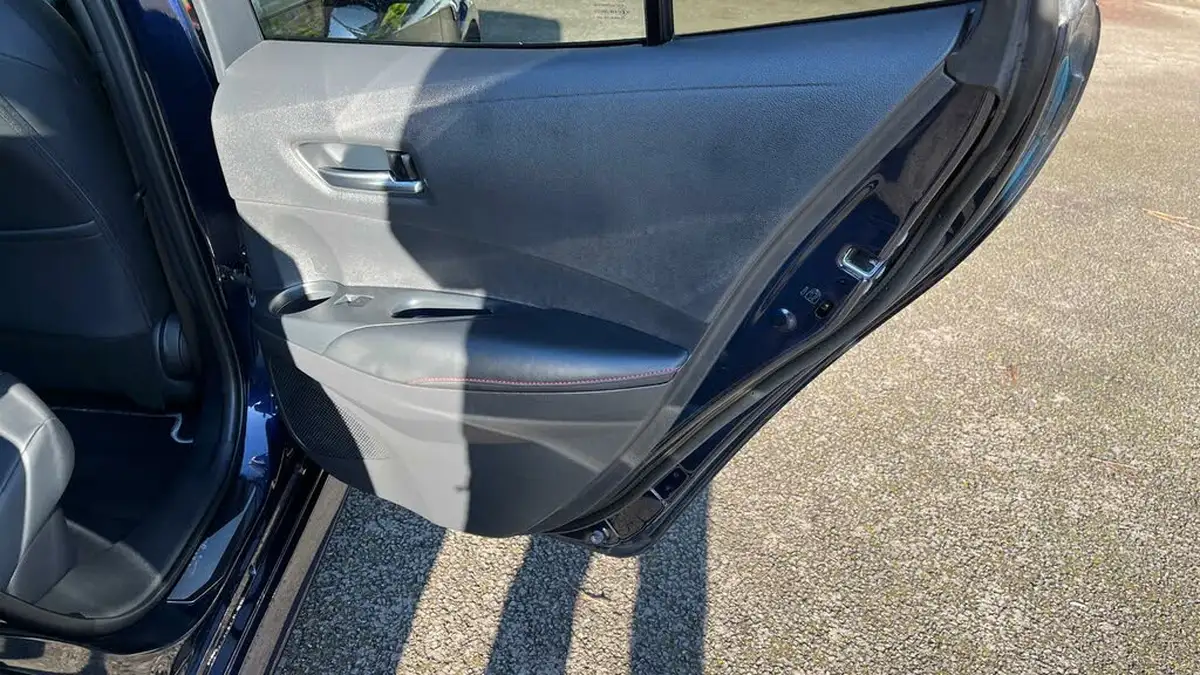 2022-toyota-corolla-20-vvt-i-excel-181bhp-trk-hatchback-big-25
