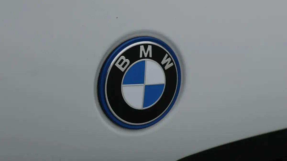 2022-bmw-5-series-20-530e-xdrive-m-sport-touring-5d-big-24