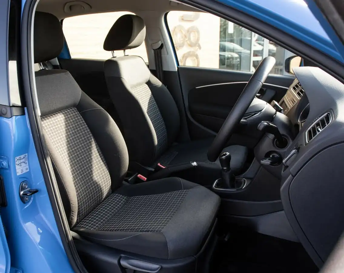 2015-volkswagen-polo-12-tsi-se-5d-big-30