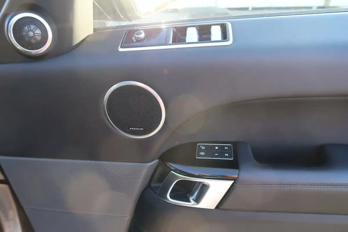 2019-land-rover-range-rover-sport-20-p400e-hse-dynamic-big-23