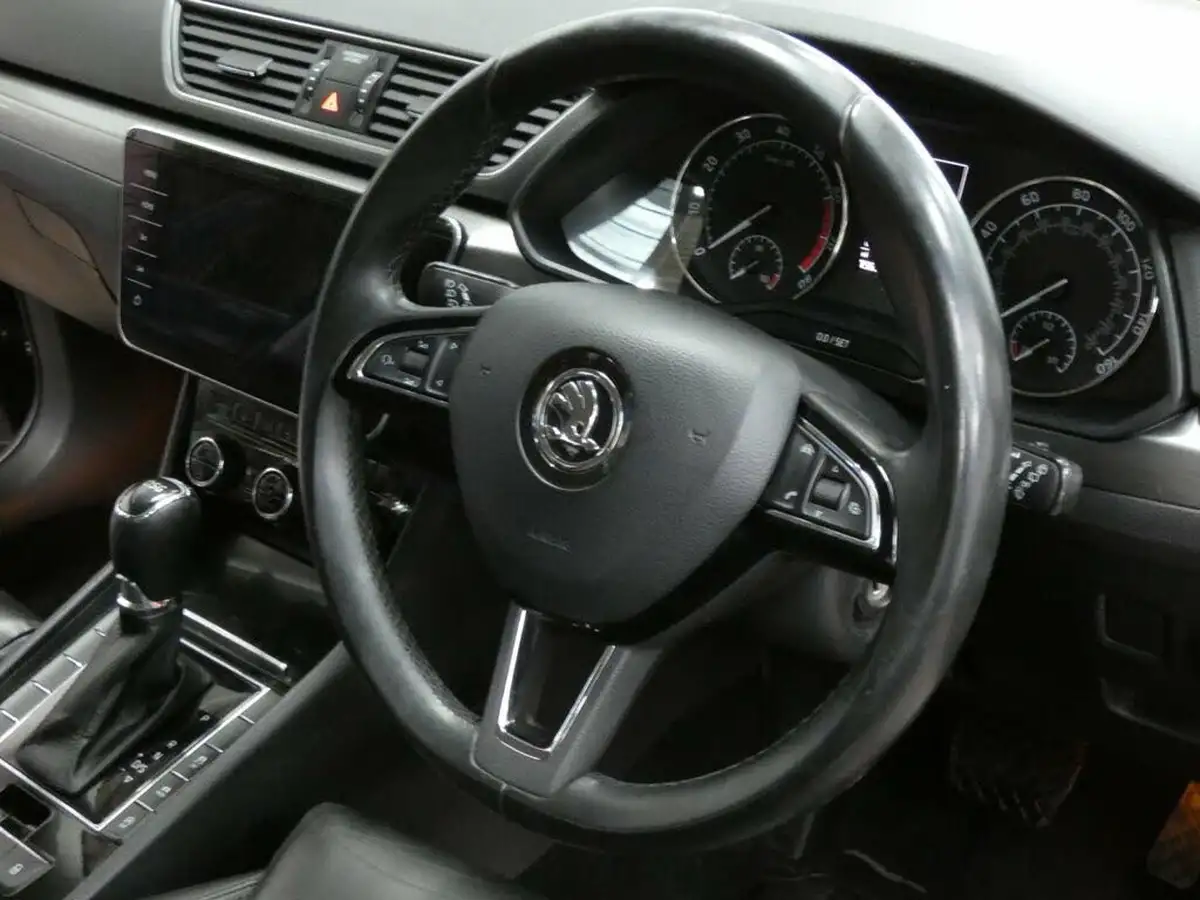 2018-skoda-superb-20-tsi-se-l-executive-220ps-ss-estate-big-39