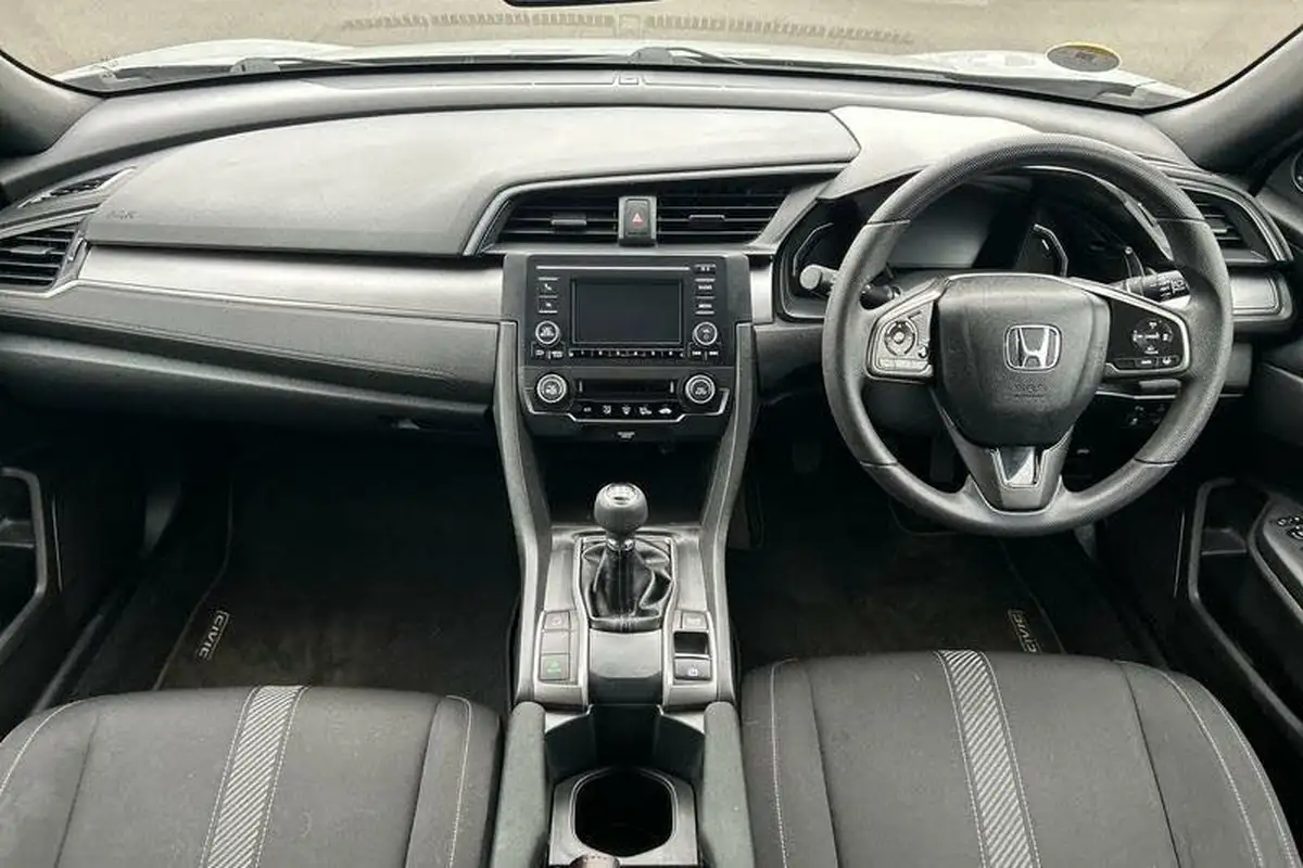 2018-honda-civic-10-vtec-turbo-se-126ps-hatchback-5d-big-11