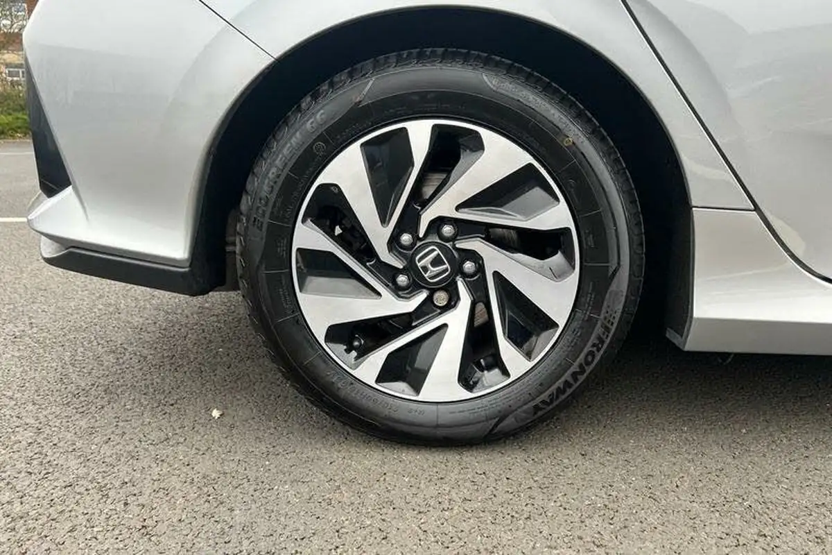 2018-honda-civic-10-vtec-turbo-se-126ps-hatchback-5d-big-35