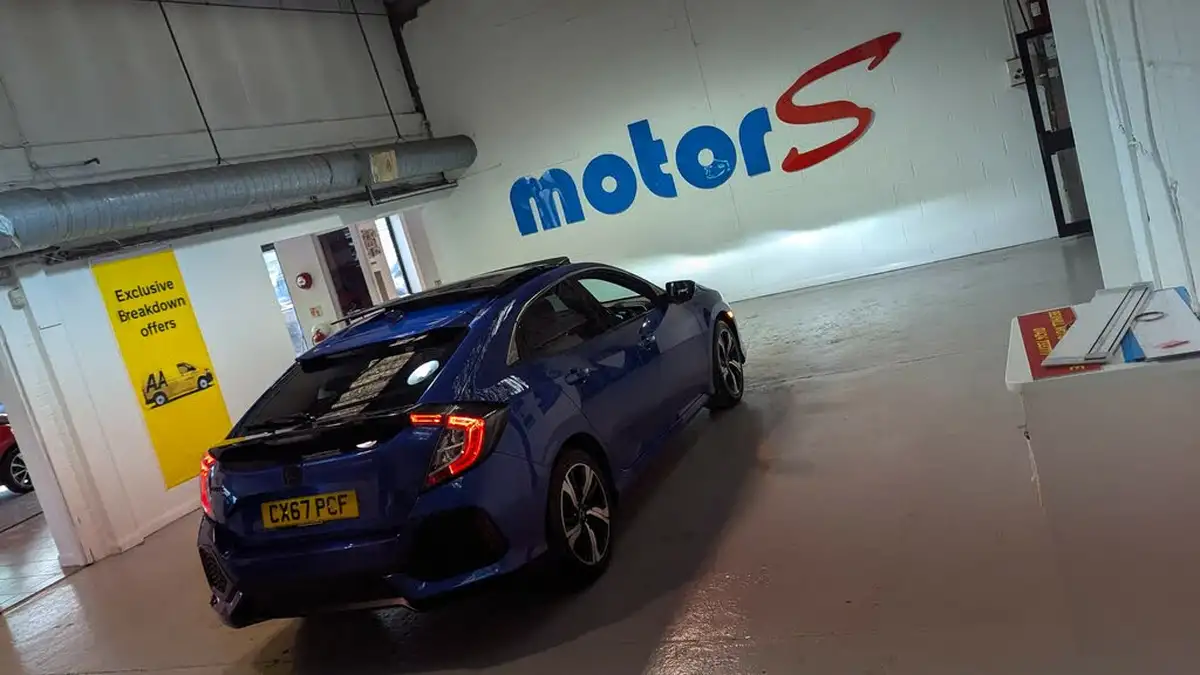 2018-honda-civic-16-i-dtec-ex-ss-hatchback-5d-big-42