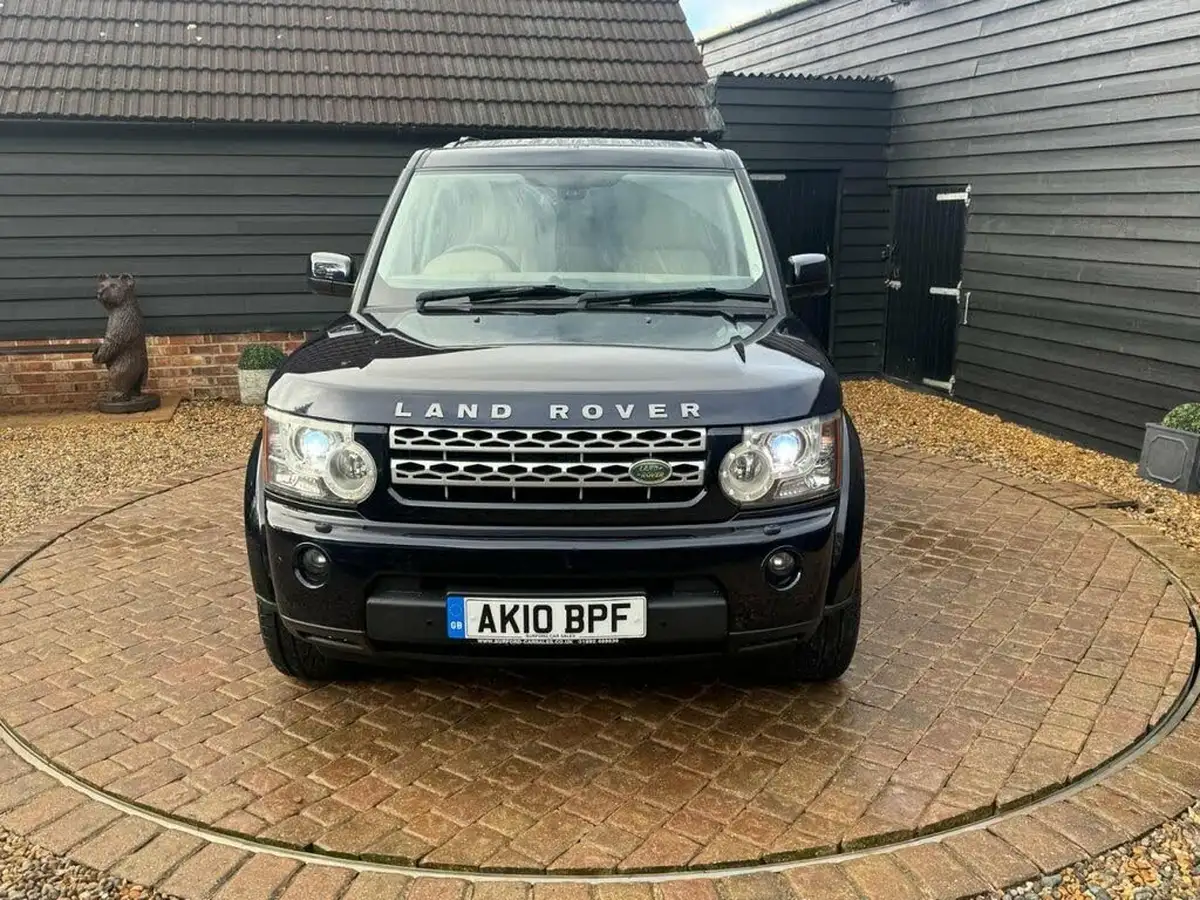 2010-land-rover-discovery-4-30tdv6-hse-big-2
