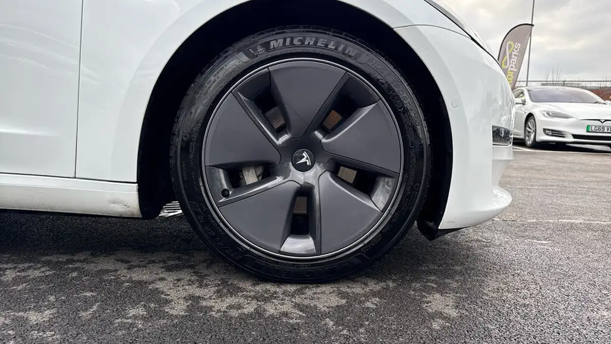 2021-tesla-model-3-e-long-range-awd-big-19