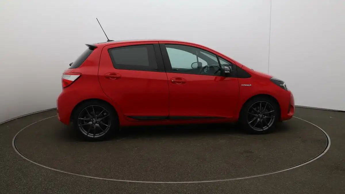2020-toyota-yaris-15-vvt-i-gr-sport-big-48
