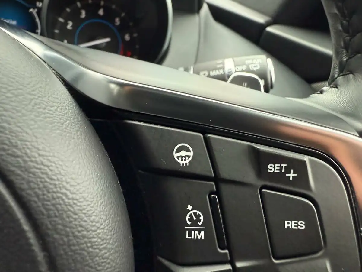 2016-jaguar-f-pace-30-v6-sc-s-30-big-26