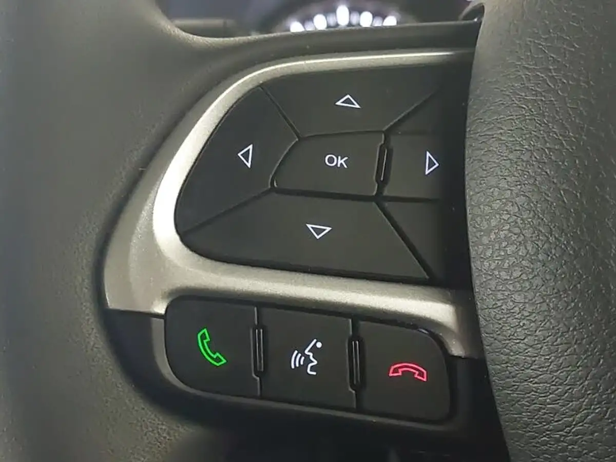 2019-jeep-renegade-10-gse-longitude-big-11