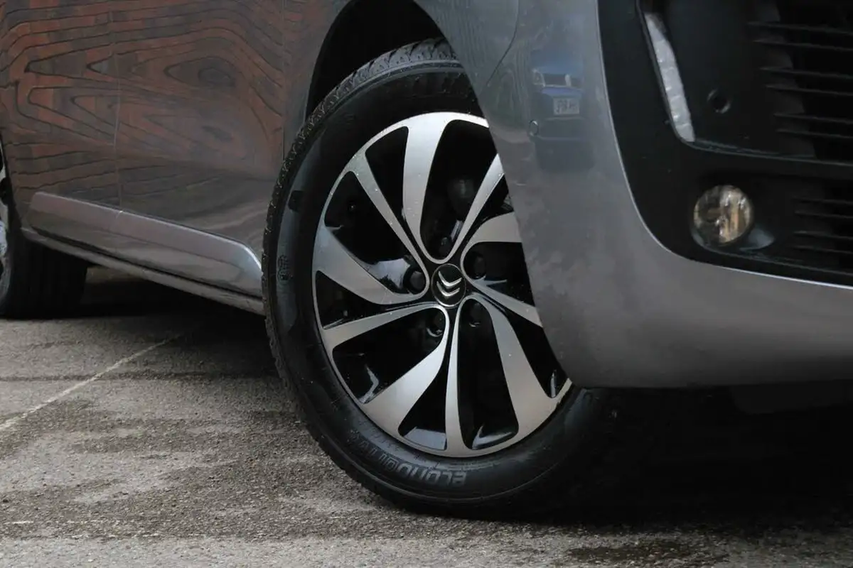 2019-citroen-spacetourer-20bluehdi-flair-xl-big-9