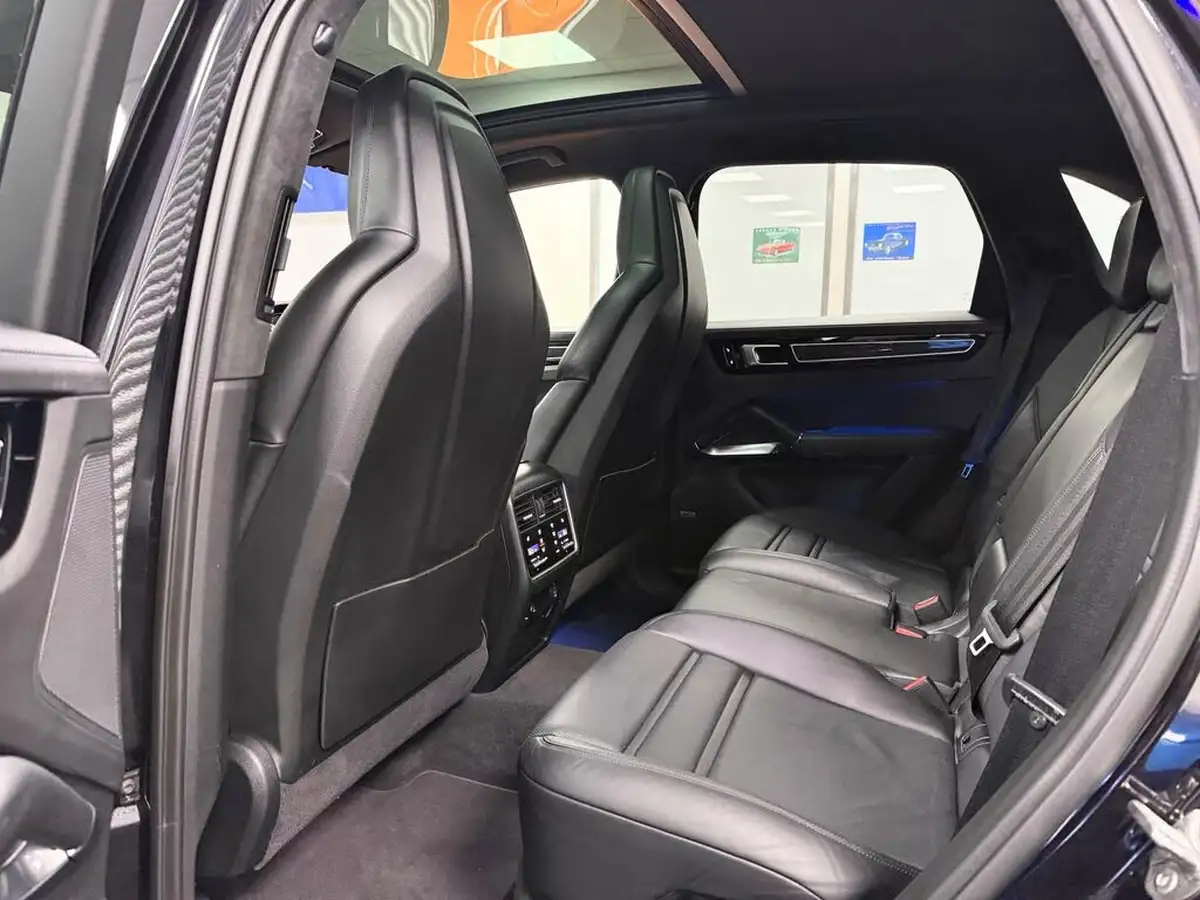 2018-porsche-cayenne-40-v8-turbo-big-56