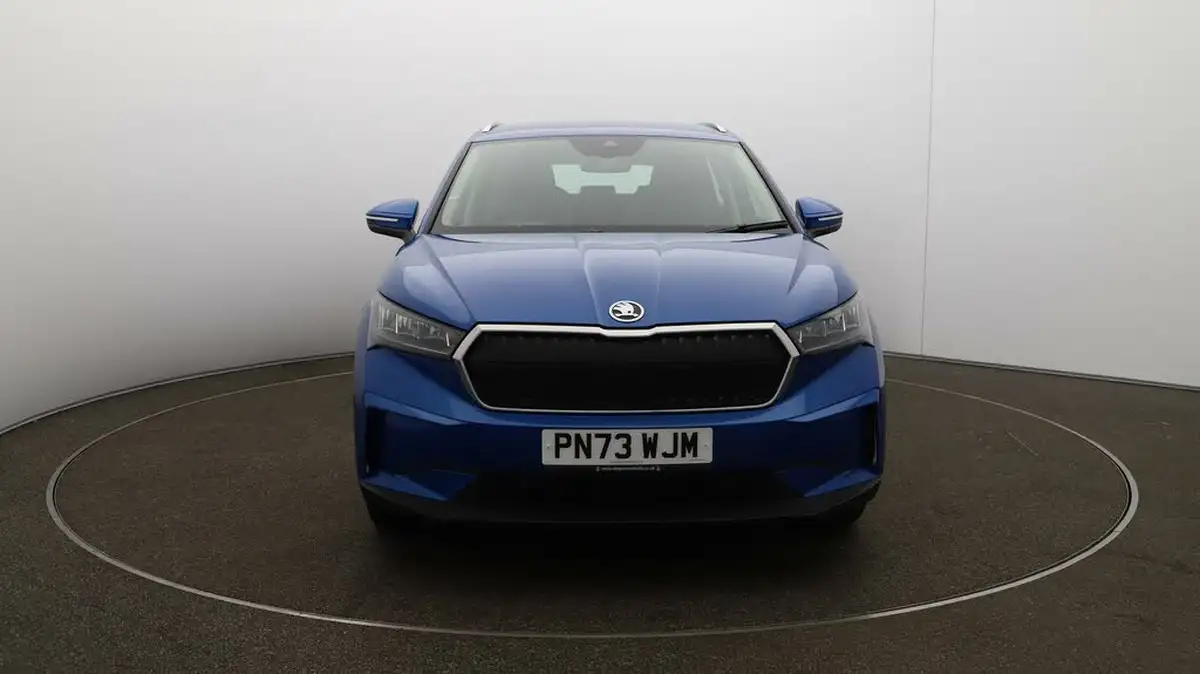 2022-skoda-enyaq-e-80-82-kwh-big-33