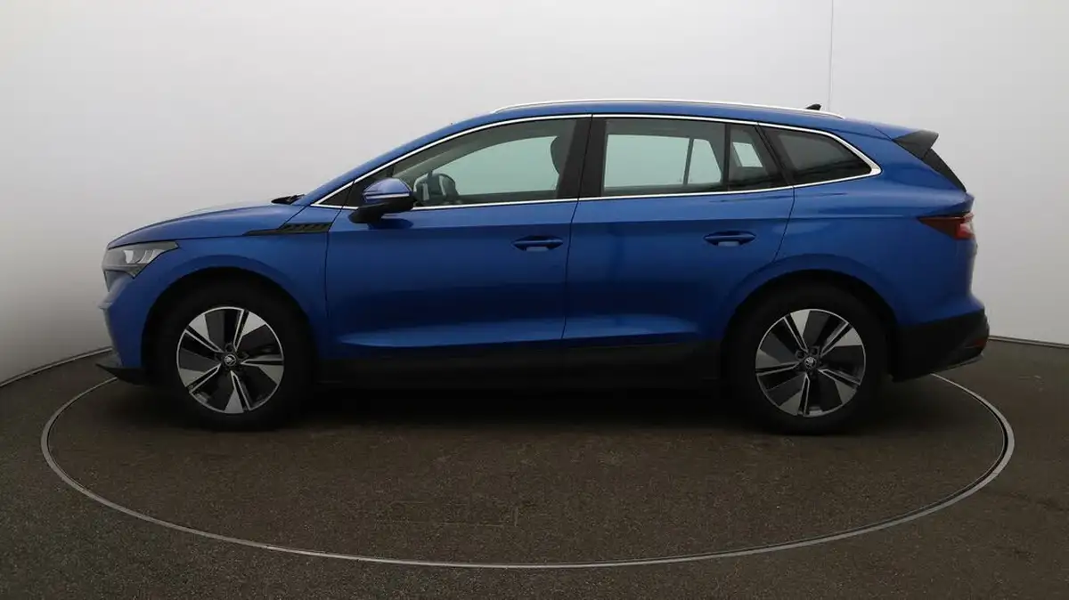 2022-skoda-enyaq-e-80-82-kwh-big-57