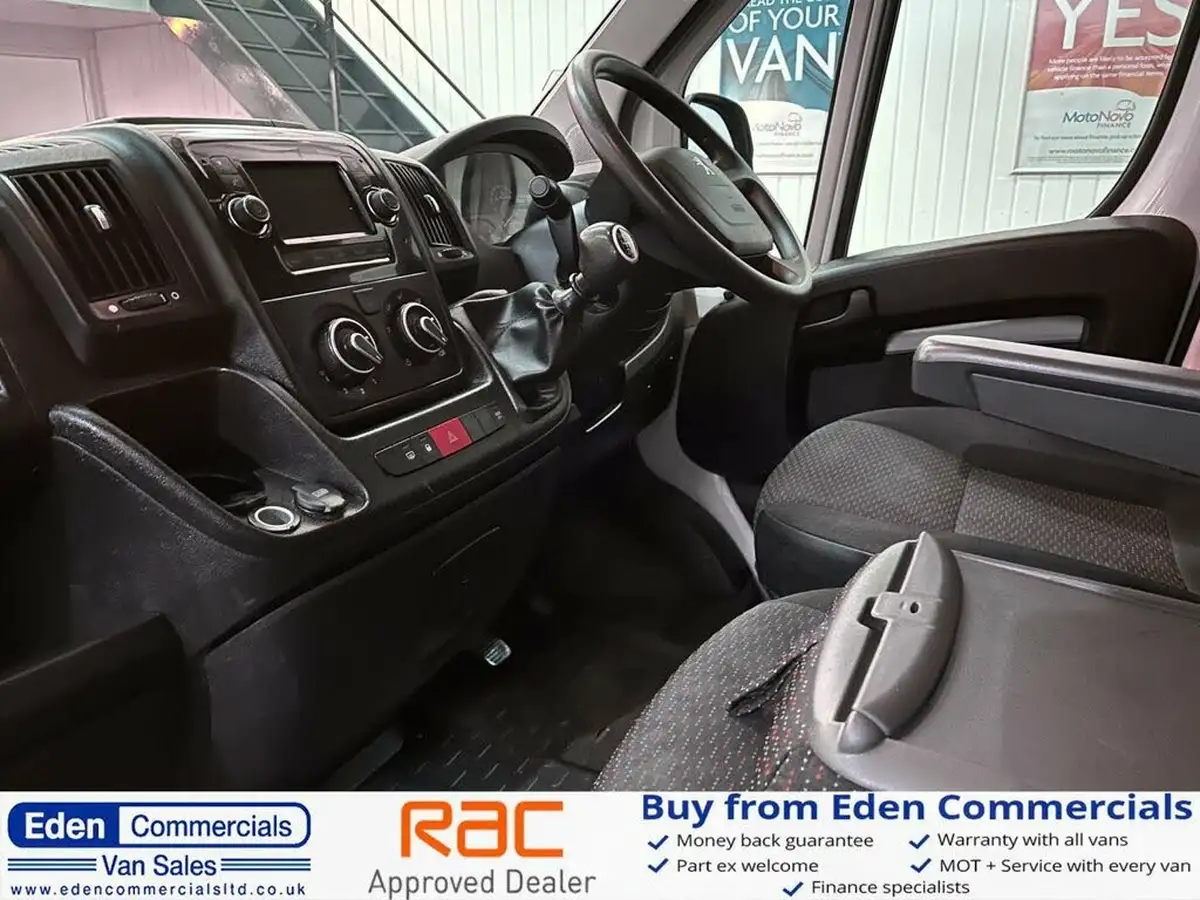 2022-peugeot-boxer-22-bluehdi-professional-435-l4-h2-big-13