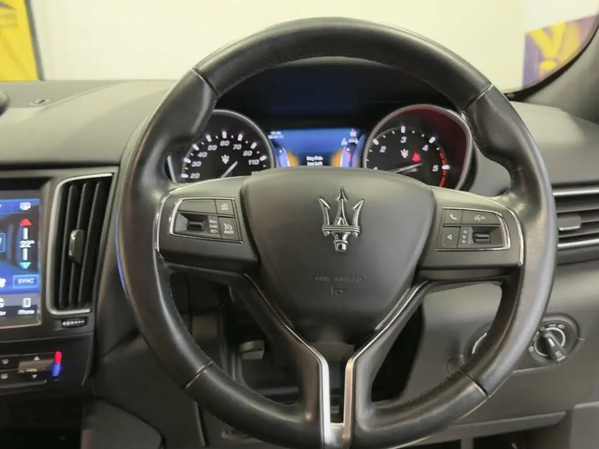 2016-maserati-levante-30td-big-1