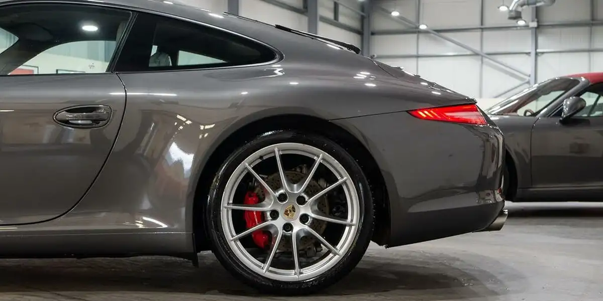2012-porsche-911-38-carrera-s-400bhp-coupe-big-7