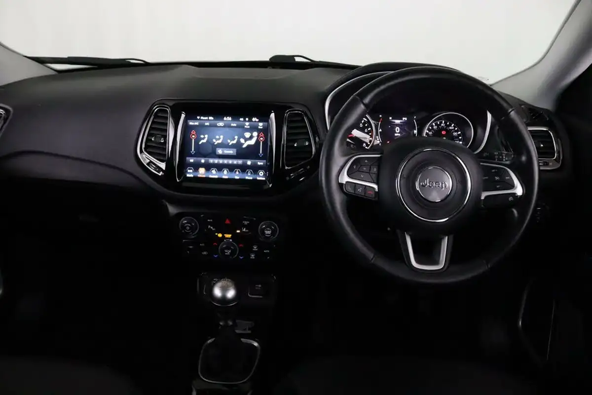 2021-jeep-compass-14-multiair-ii-night-eagle-big-13