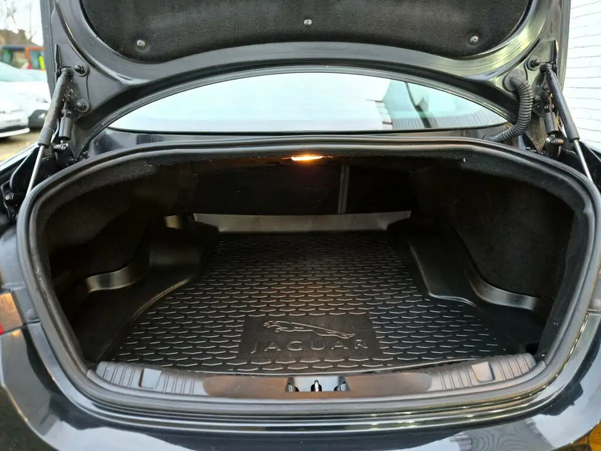 2013-jaguar-xf-30-premium-luxury-big-32