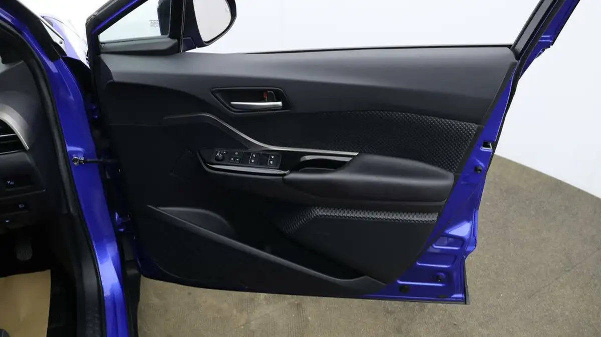 2018-toyota-c-hr-18-vvt-i-dynamic-big-15