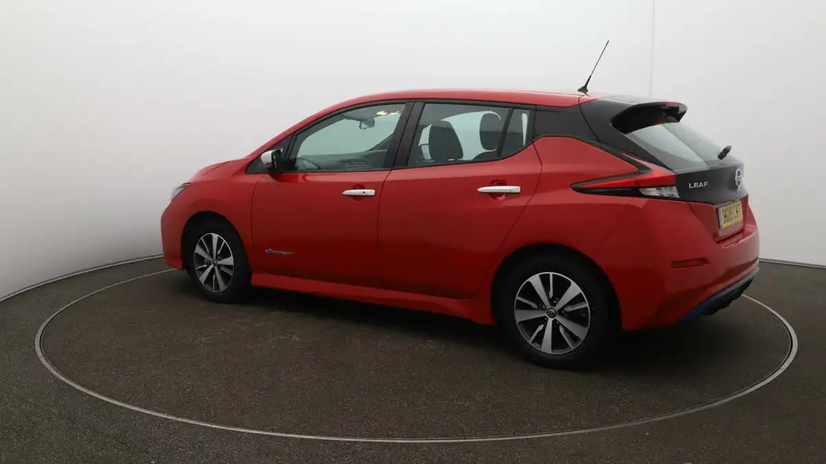 2019-nissan-leaf-e-acenta-big-36