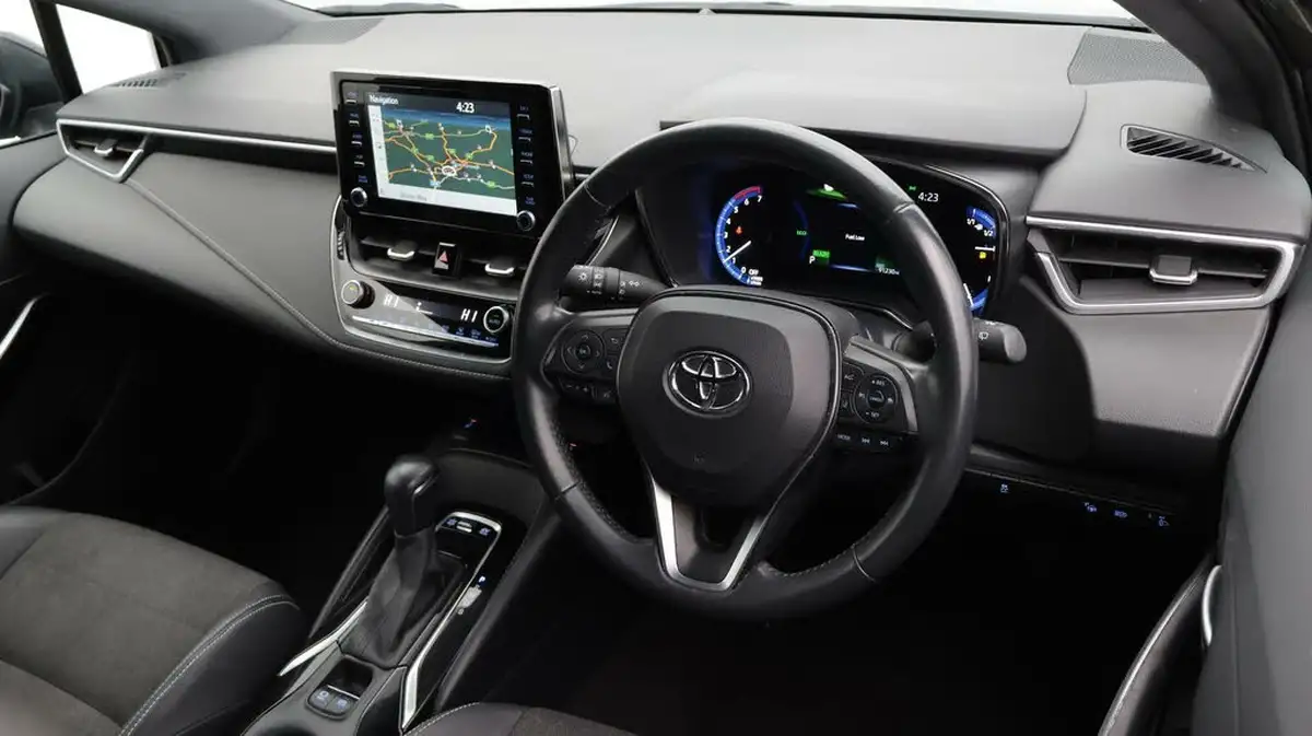 2021-toyota-corolla-18-vvt-i-design-trk-hatchback-5d-big-9
