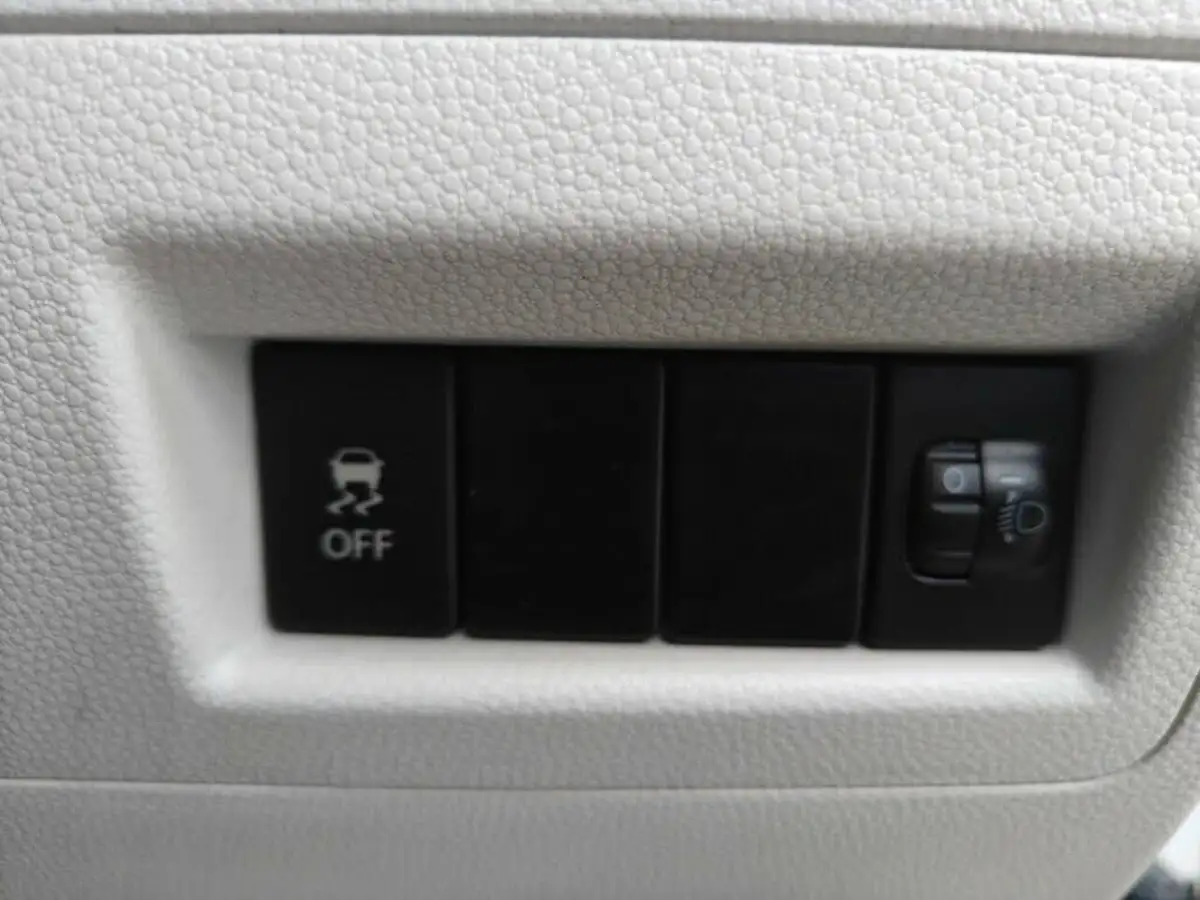 2018-suzuki-ignis-12-dualjet-adventure-big-54