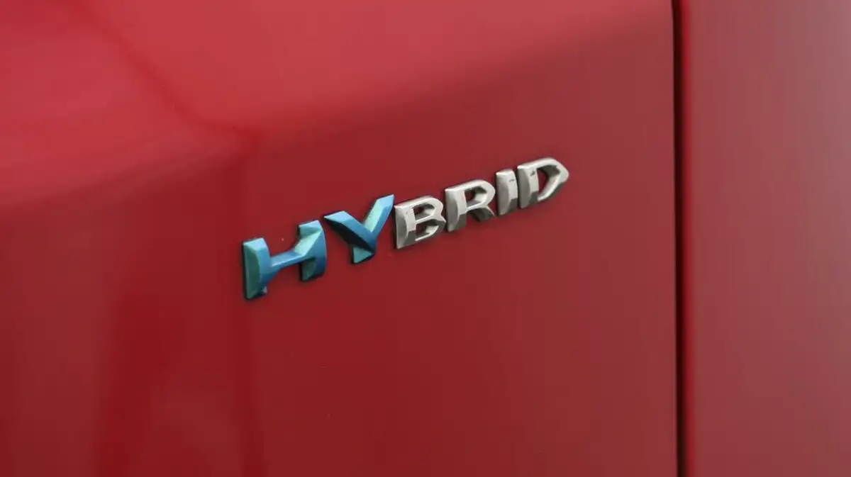 2022-peugeot-3008-suv-16-puretech-gt-225bhp-hybrid-e-eat8-big-21