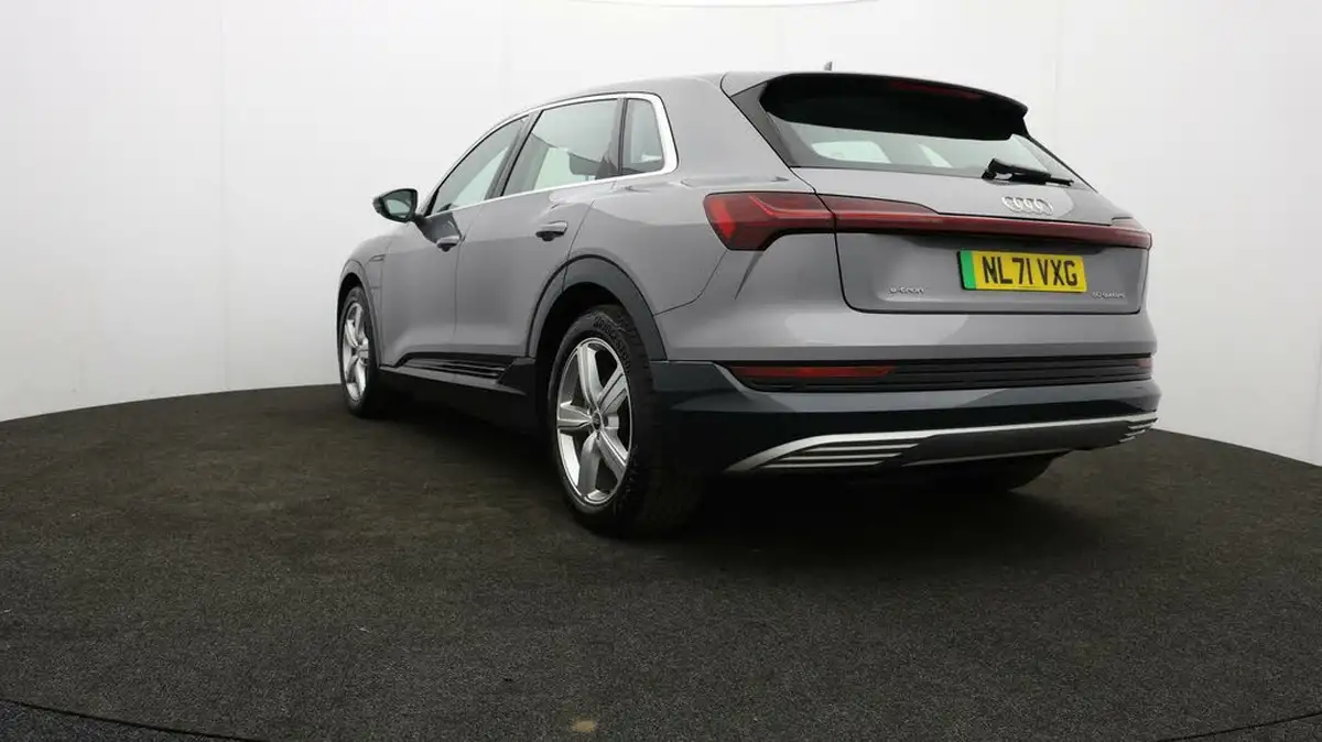 2021-audi-e-tron-50e-technik-station-wagon-big-77