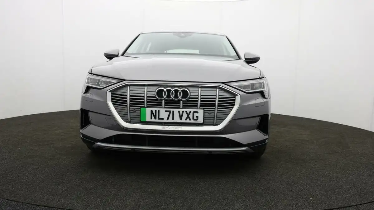 2021-audi-e-tron-50e-technik-station-wagon-big-1
