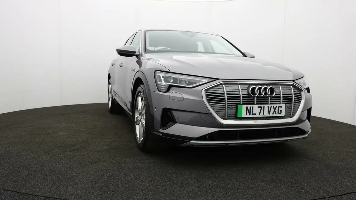 2021-audi-e-tron-50e-technik-station-wagon-big-49