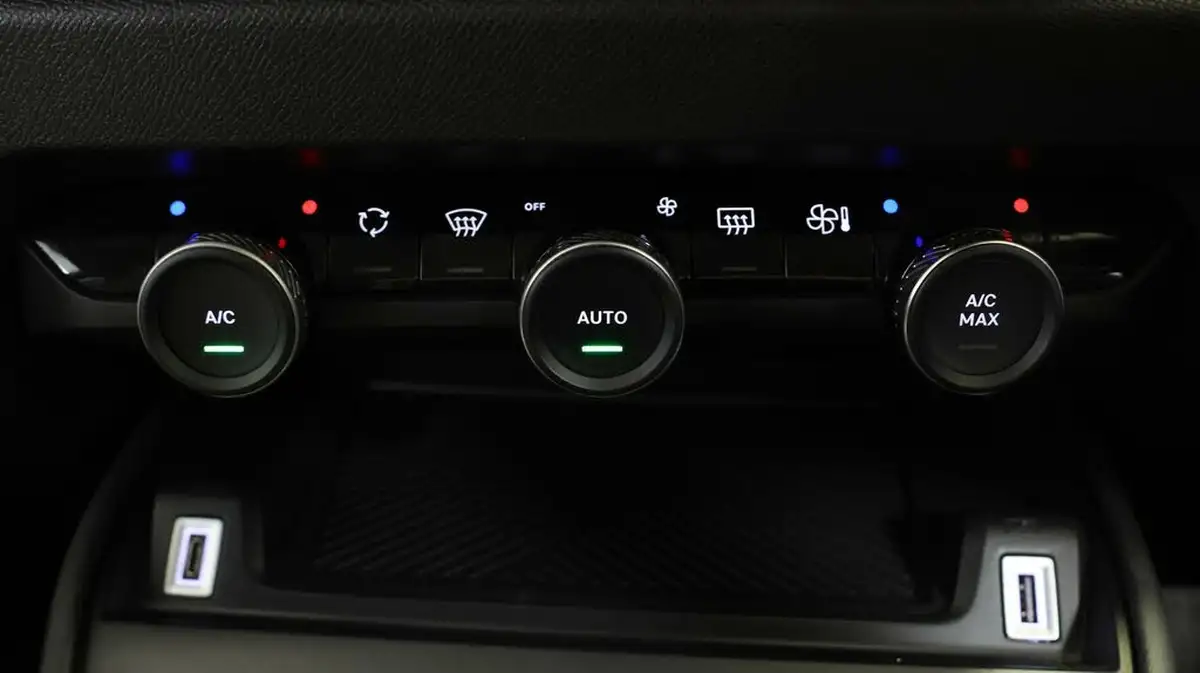 2021-citroen-c4-12-puretech-shine-130ps-eat8-big-12